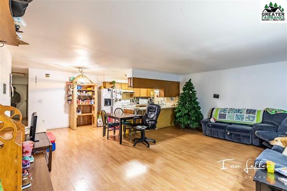 859 Lakloey Dr, North Pole, AK 99705